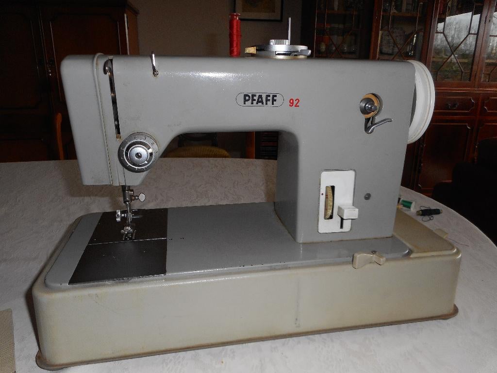 naaimachine PFAFF 92 uit jaren '60, Ophalen, Gebruikt, Naaimachine, Pfaff
