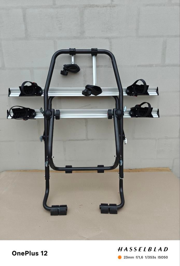 Porte-vélos sur hayon Menabo Stand Up 2, Enlèvement, 2 vélos, Comme neuf, Vélo électrique
