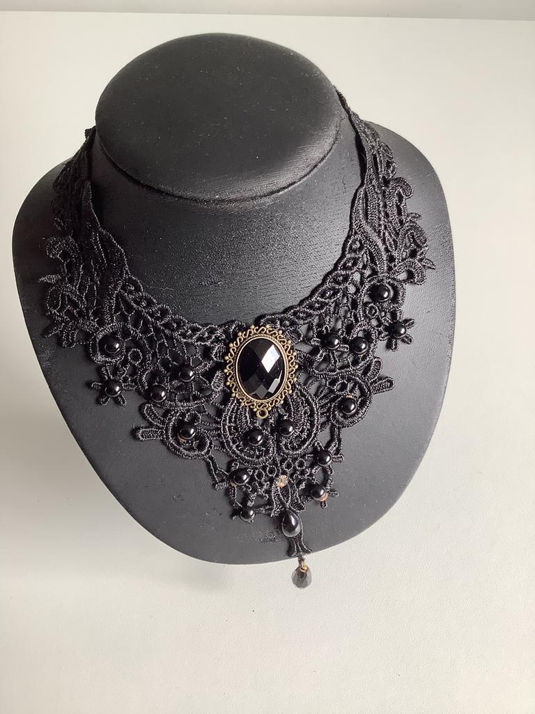 Superbe collier gothique avec perles de verre, Enlèvement ou Envoi, Comme neuf