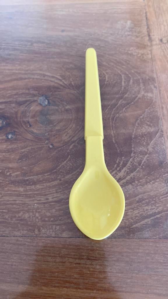 Tupperware lepel. Was vroeger bij ovale raspdoos vr fruitpap, Enlèvement, Comme neuf