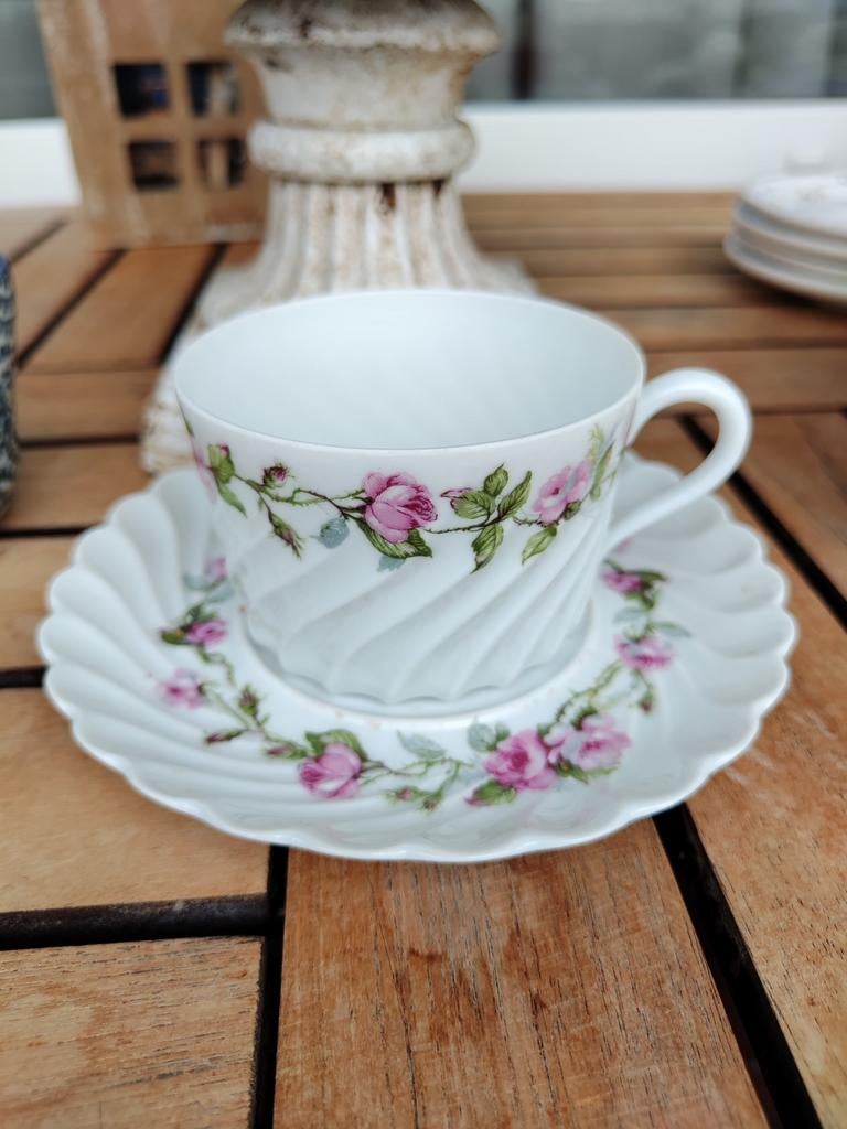 Ancienne tasse en porcelaine roses, Enlèvement ou Envoi