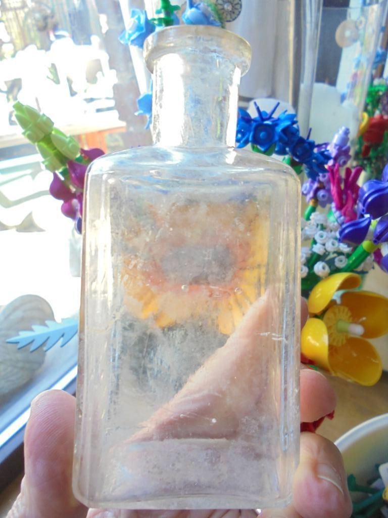 Antiek SASSI flesje, Ophalen of Verzenden