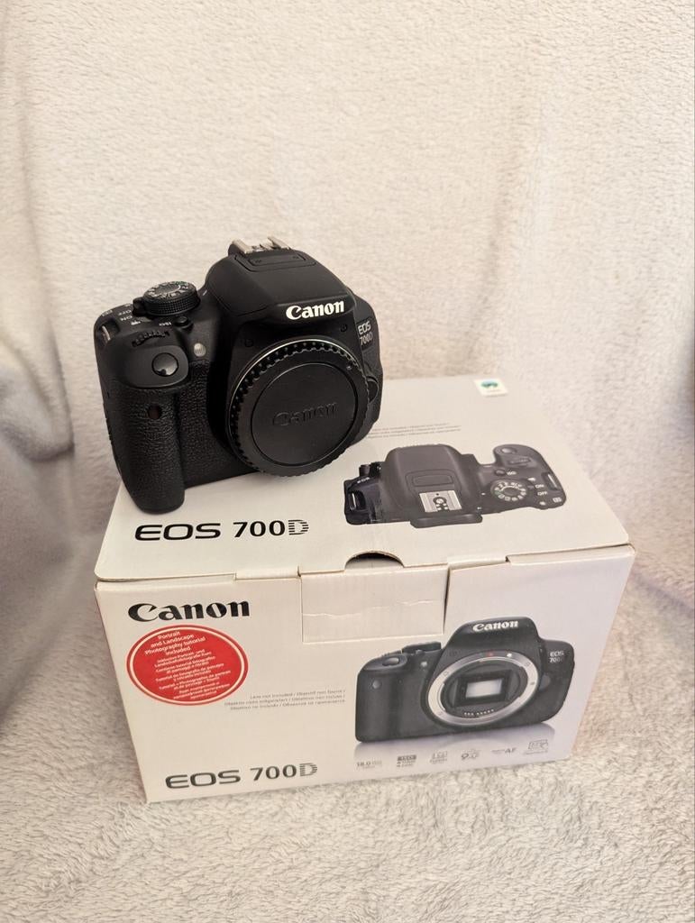 Canon 700D digitale spiegelreflexcamera, Audio, Tv en Foto, Fotocamera's Digitaal, Ophalen of Verzenden, Zo goed als nieuw, Canon