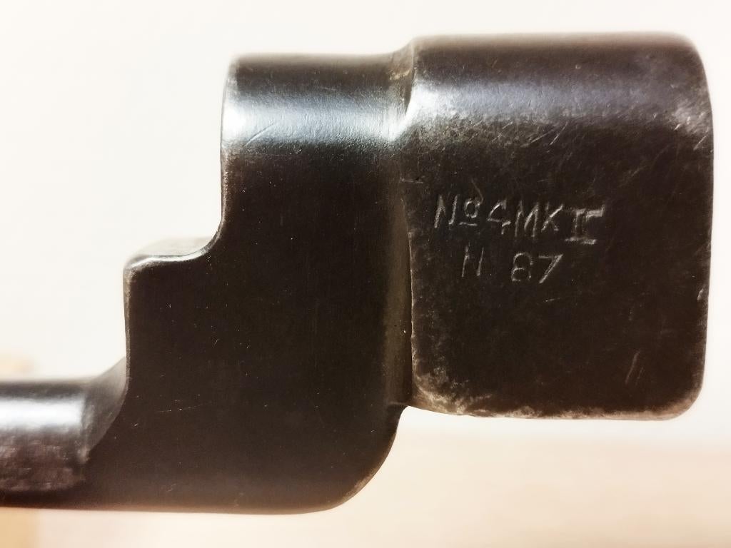 Baïonnette anglaise Endfield N4 MKII avec fourreau 30€, Envoi, Armée de terre