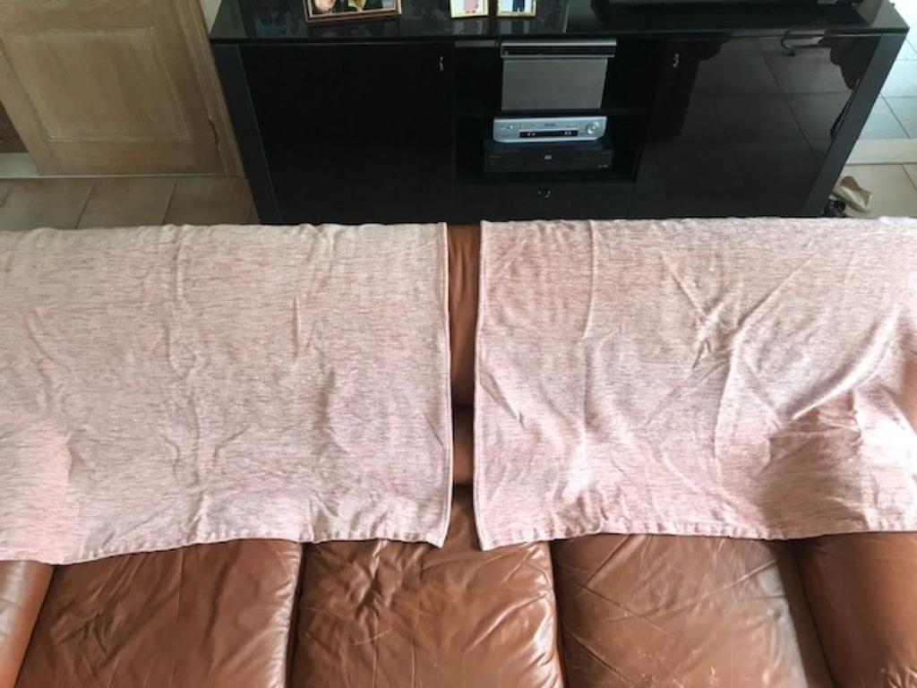 2 Roze fluwelen gordijnen - h.1,08mxb.1,17m (pr/st) (nr2341), Ophalen of Verzenden