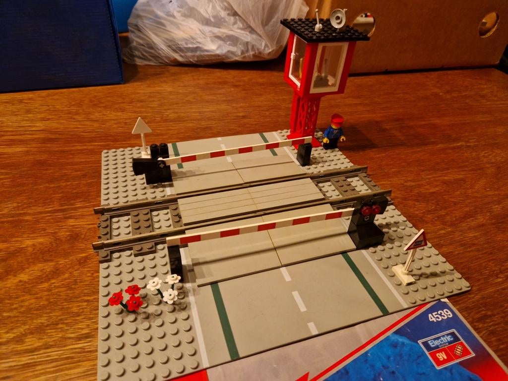 Lego 4539 spoorwegovergang 9v, Kinderen en Baby's, Speelgoed | Duplo en Lego, Ophalen of Verzenden, Gebruikt, Complete set, Lego