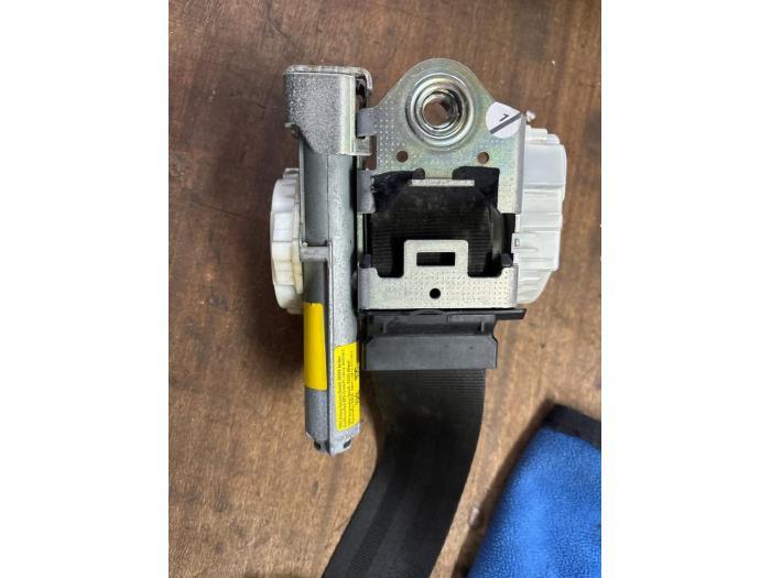 Ceinture de sécurité avant droite d'un Fiat 500, -, 3 mois de garantie, Utilisé, -
