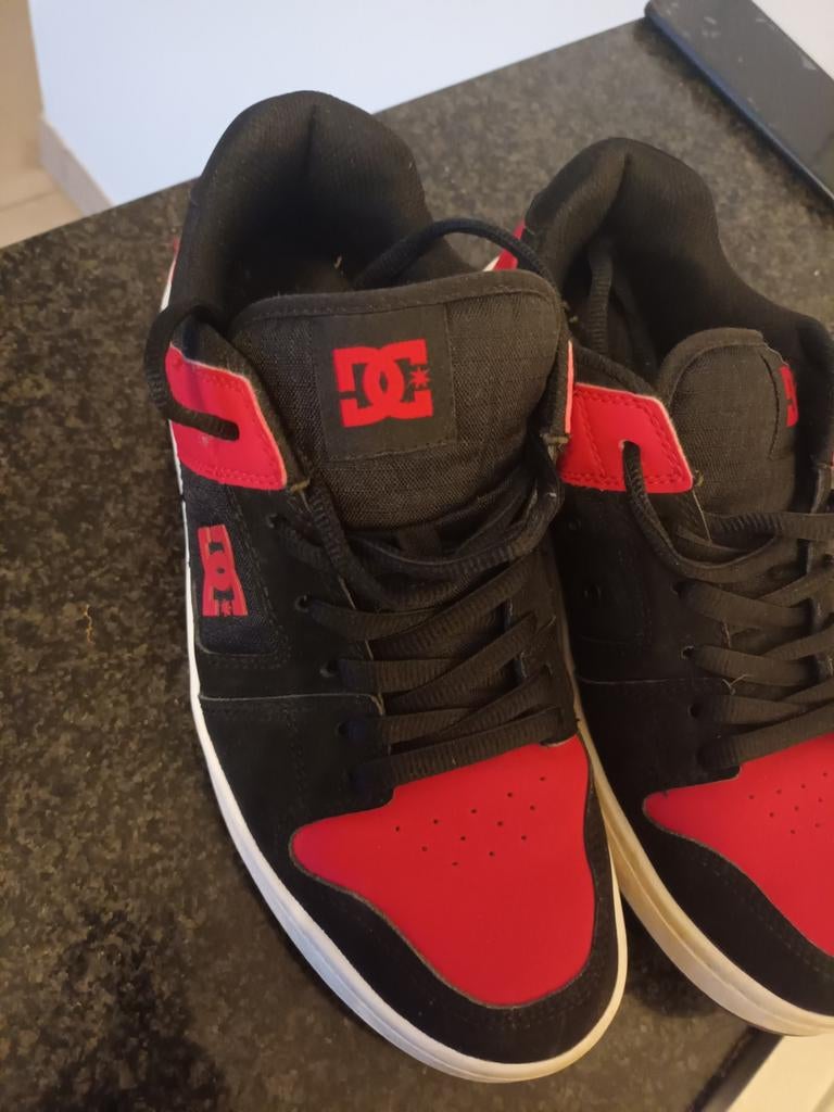 Super sneakers, Enlèvement