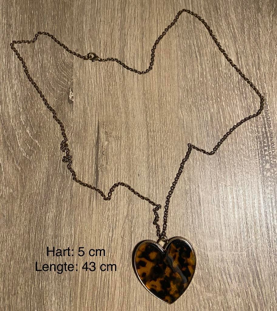🔥 Lange ketting met hart in luipaardprint, Handtassen en Accessoires, Kettingen, Zo goed als nieuw, Ophalen of Verzenden