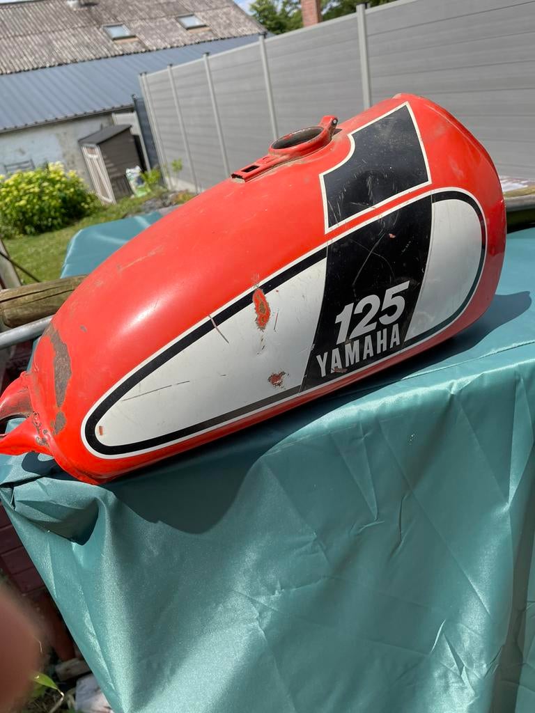 Yamaha DT 125 1974 75 Réservoir