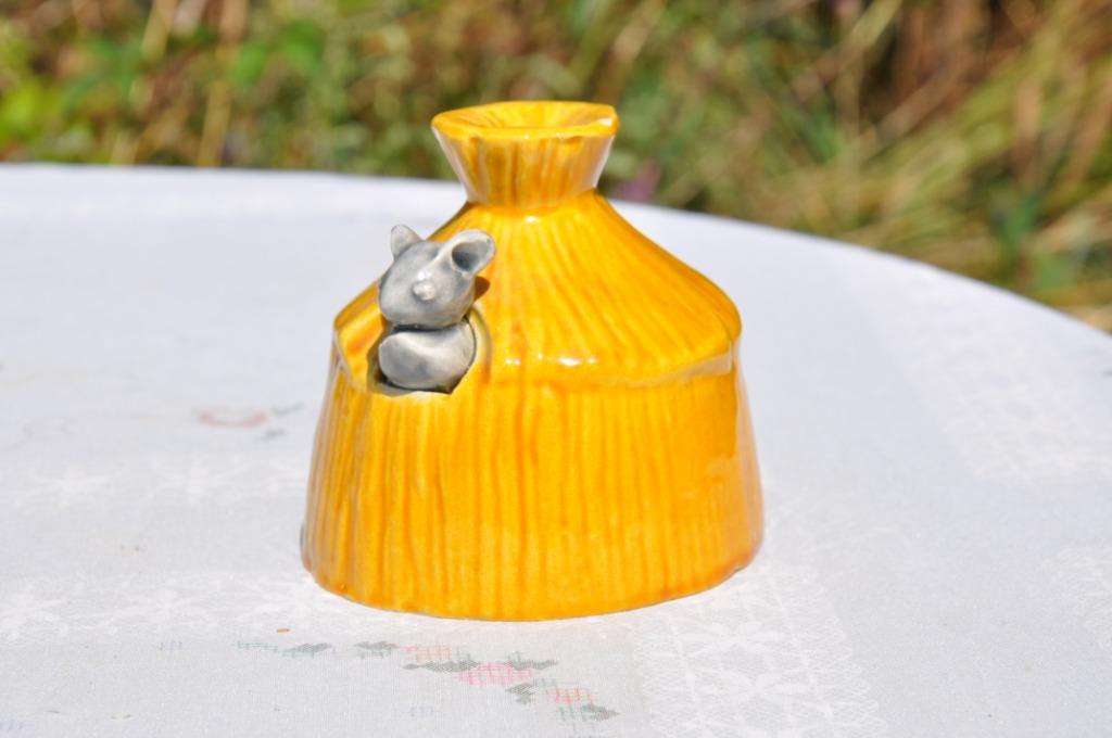 cloche souris pour un morceau de fromage, Enlèvement ou Envoi, Utilisé, Céramique, Autres types
