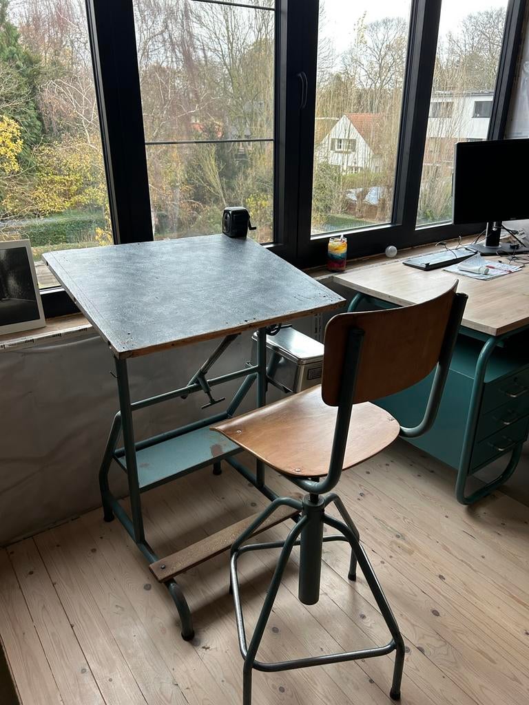 Vintage inustriële tekentafel met architectenstoel., Ophalen, Zo goed als nieuw