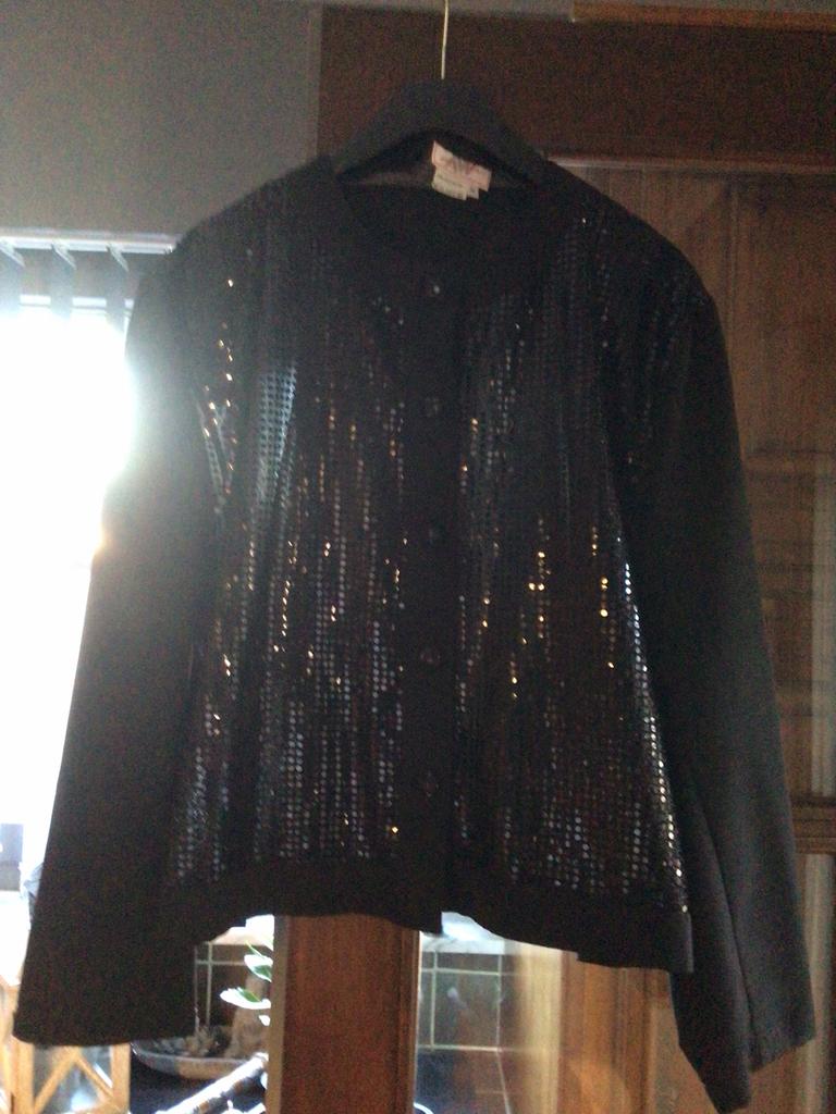 Prachtige bloes /  vest zwart met glitters maat 44/46, Kleding | Dames, Ophalen, Maat 42/44 (L), Zwart
