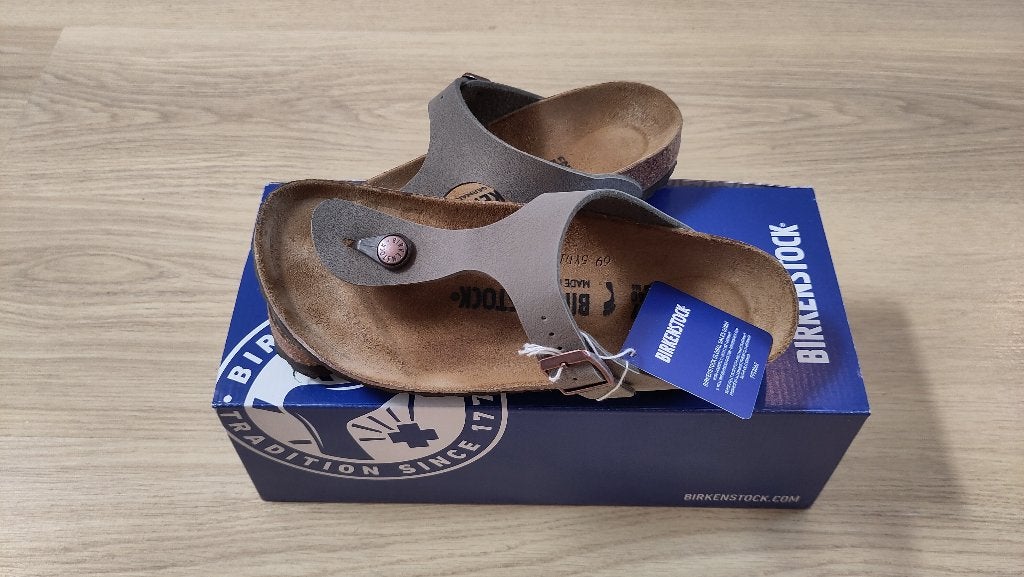 Birkenstock sandalen maat 37 narrow fit gizeh stone, Kleding | Dames, Schoenen, Nieuw, Sandalen of Muiltjes, Grijs, Ophalen of Verzenden