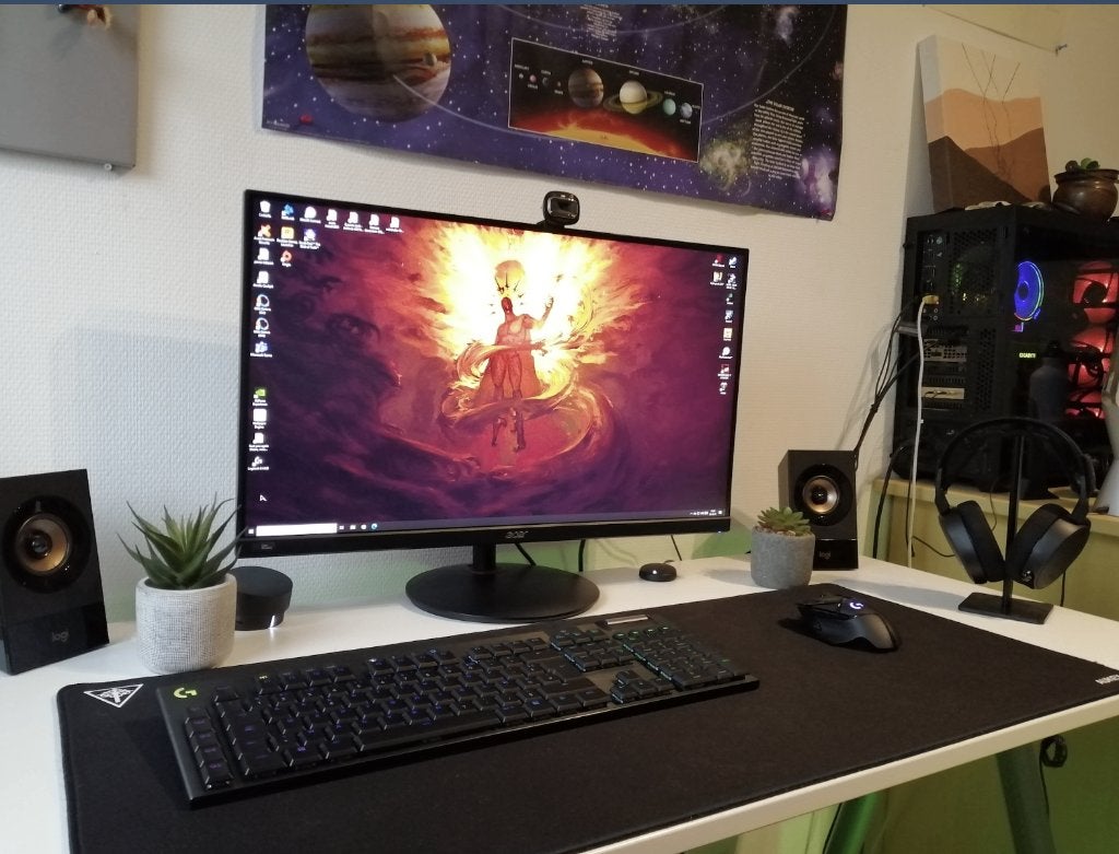 PC gamer + écran, Informatique & Logiciels, Moniteurs, Reconditionné, 101 à 150 Hz, HDMI, USB-C, VGA, Gaming, Réglable en hauteur