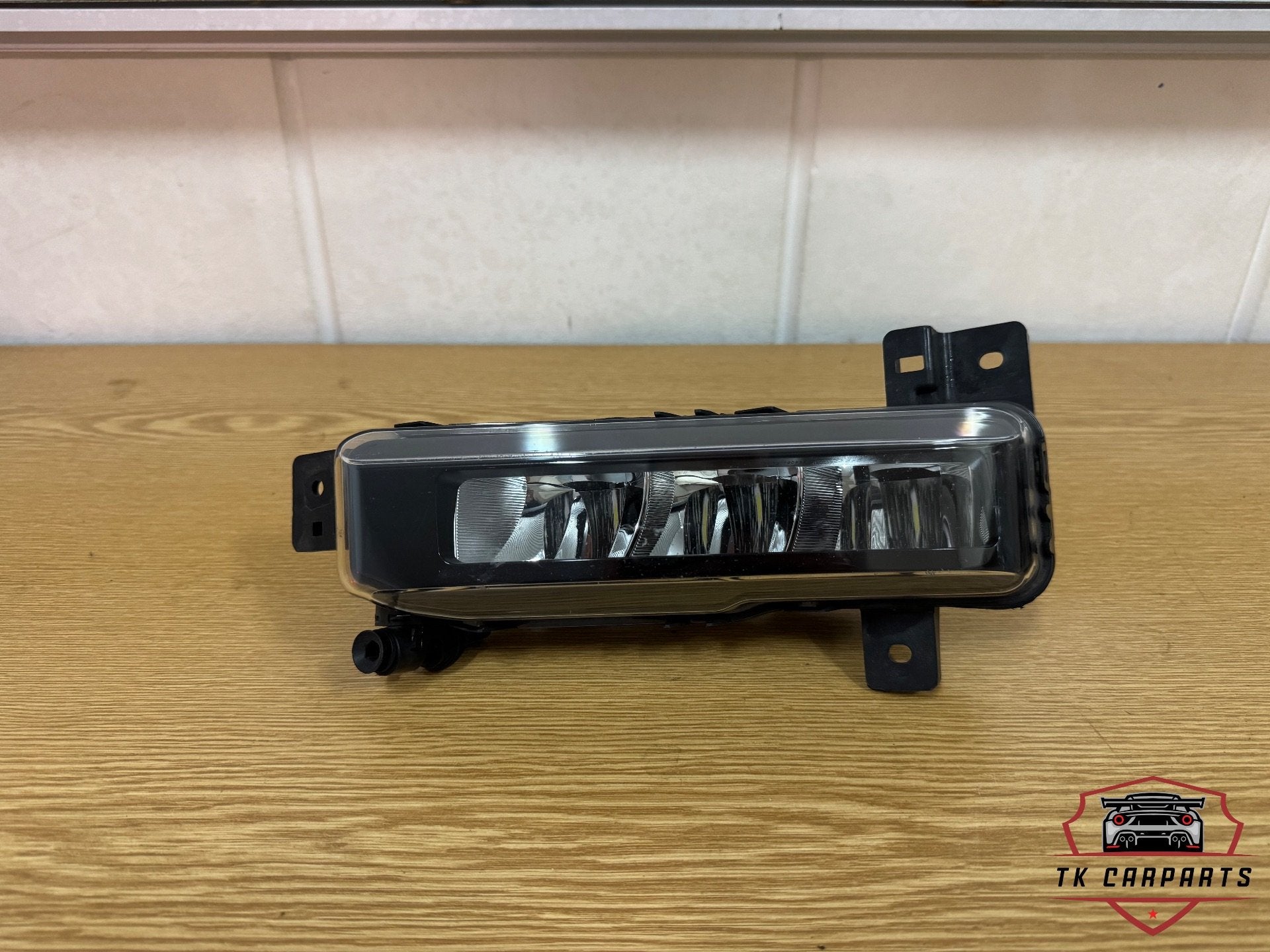 Bmw 2-serie f46 led mistlamp links 63.17-7471081-08, Petuelring 130
80788  Munich, DE, Info@bmw.de, Nieuw, BMW