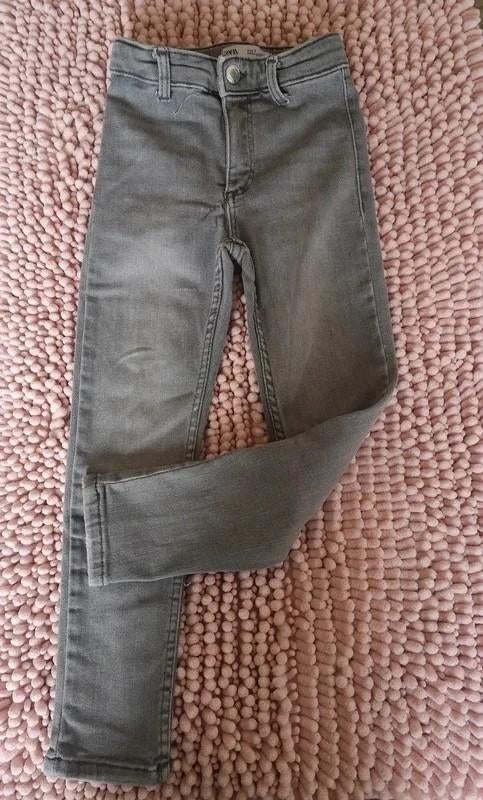 Zara skinny jeans, Enfants & Bébés, Vêtements enfant | Taille 122, Pantalon, Enlèvement ou Envoi, Comme neuf, Zara