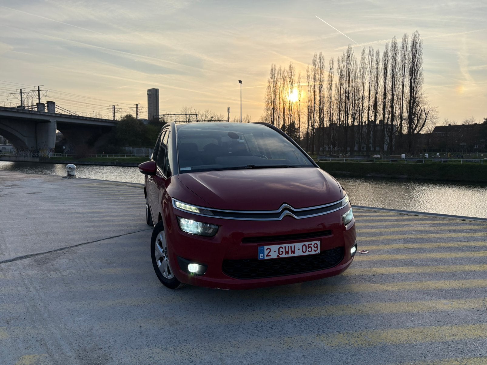 Citroen C4 Picasso e-HDi 116 Prete a immatriculer, Autos, Rouge, Achat, Euro 6, 7 places