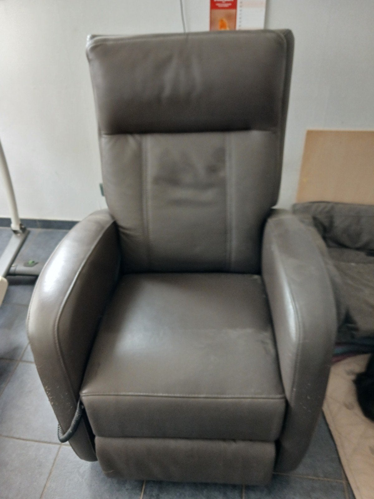 Elektrische relax bruin in leder, Huis en Inrichting, Fauteuils, Ophalen