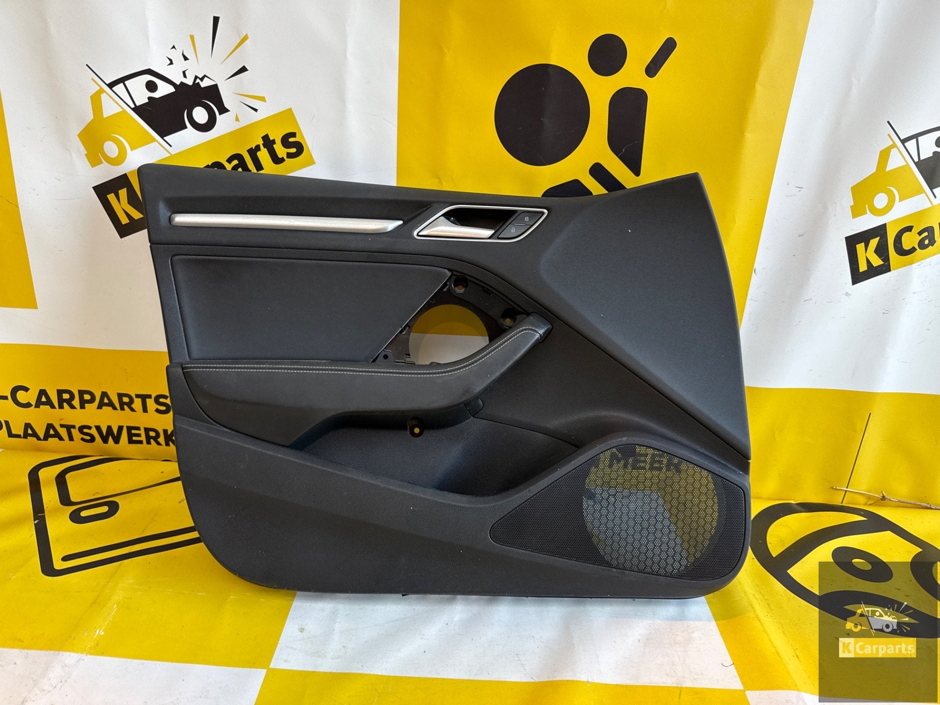Panneau de porte avant droit Audi A3 8V Sportback 8V4867106, AUDI AG, Auto-Union-Strasse 1
85045  Ingolstadt, DE, Audi, Utilisé