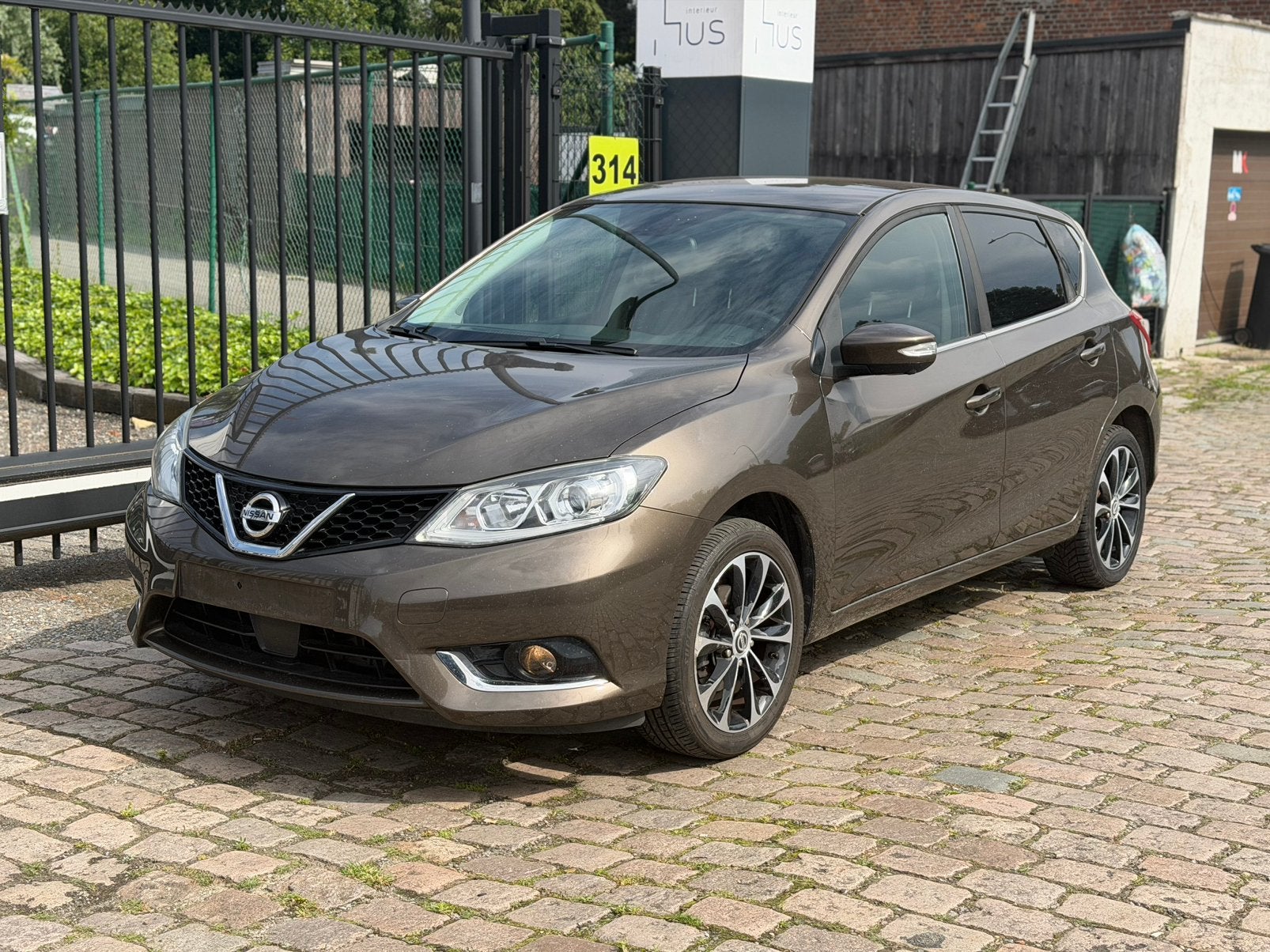 nissan pulsar 1.2 benzine 2017 51016 km, Voorwielaandrijving, Bruin, USB, Leder