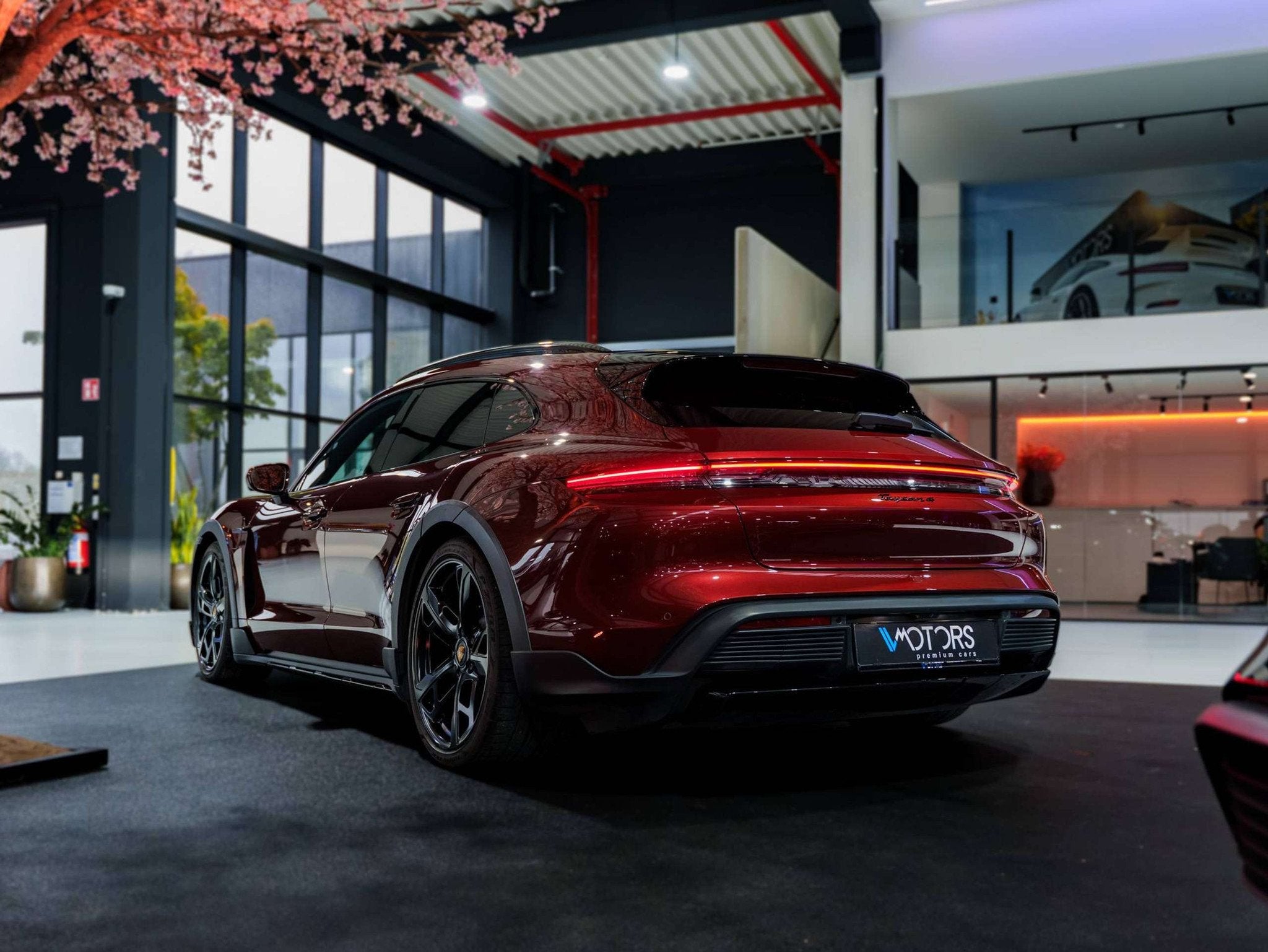 Porsche Taycan Cross Turismo 4 93.4 kWh - Cherry Red - Sport, Autos, Achat, Entreprise, Noir, 5 portes