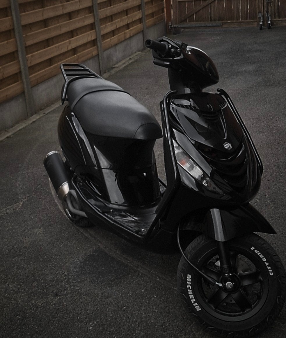 piaggio zip 4 takt carbu 2015, Fietsen en Brommers, Scooters | Piaggio, Gebruikt, Zip, Klasse B (45 km/u), Benzine, Ophalen of Verzenden