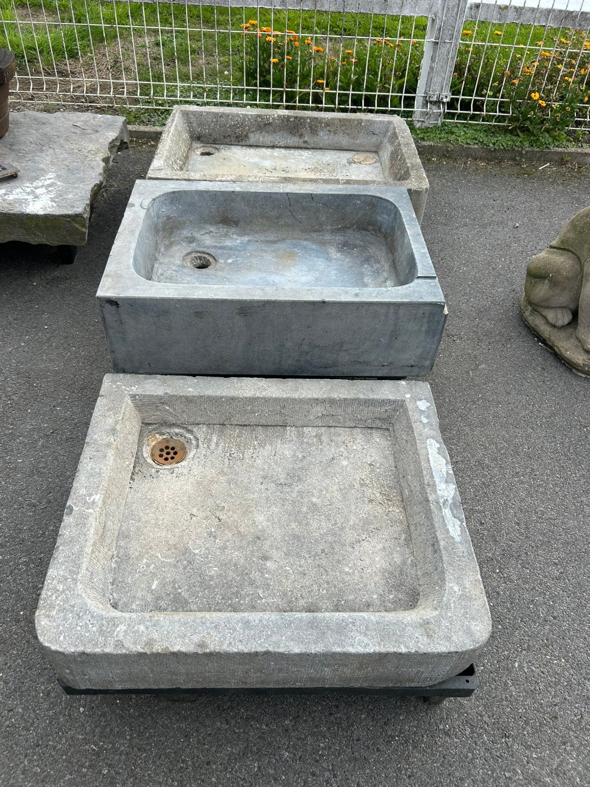 3 stuks oude arduinen wasbakken of pompsteen, Ophalen, Gebruikt, Steen, Wastafel