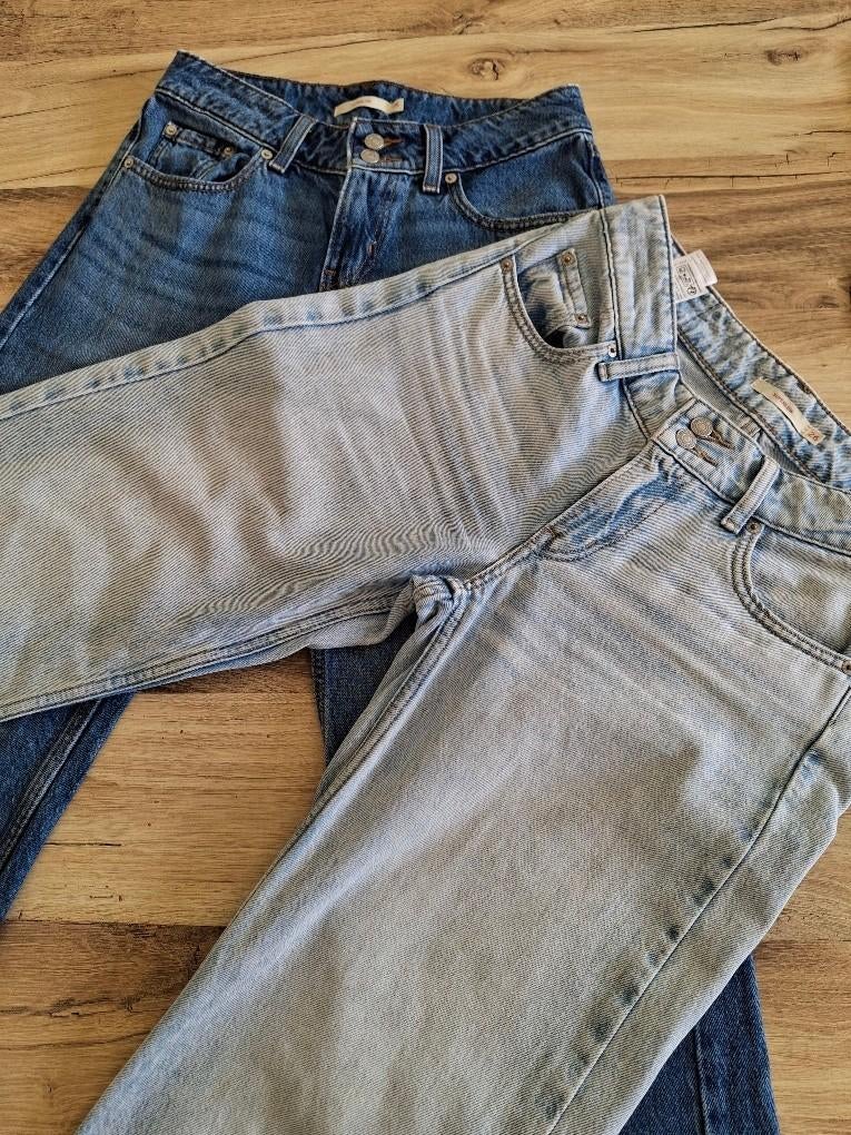 Ensemble de 2 jeans Levi's W26 L32, Enlèvement ou Envoi, Bleu, Levis, Comme neuf