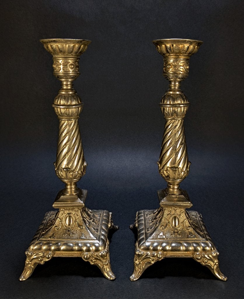Paire de Bougeoirs Style Néo-Renaissance / Louis XIII, Antiquités & Art, Enlèvement ou Envoi, Autres matériaux