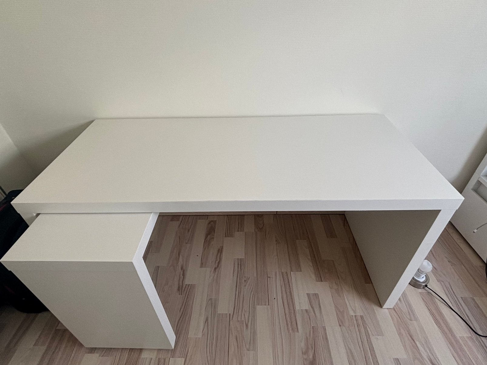 Malm bureau wit, Avec roues, Comme neuf, Enlèvement, IKEA