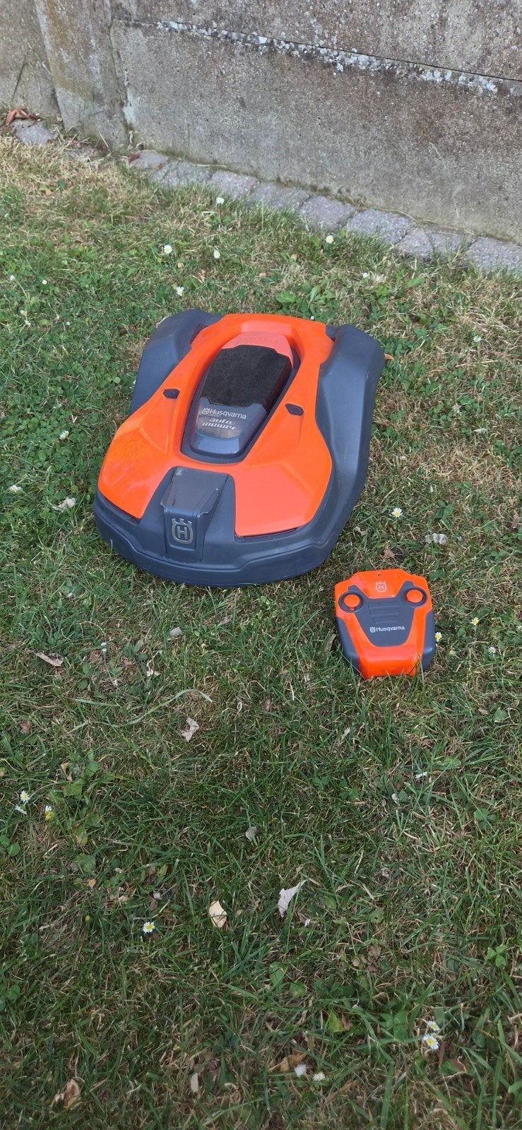 Husqvarna robotmaaier (kinderspeelgoed), Ophalen, Zo goed als nieuw, Afstandsbediening