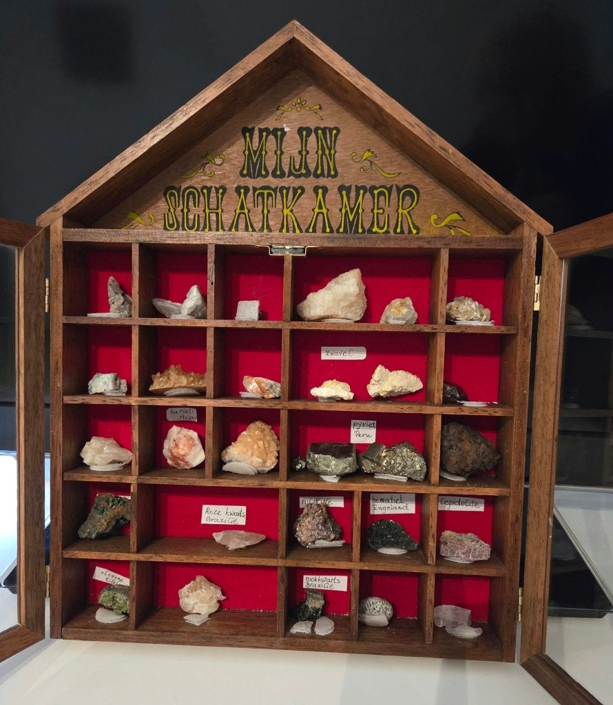 Minéraux + armoire à minéraux, Collections, Enlèvement ou Envoi, Minéral