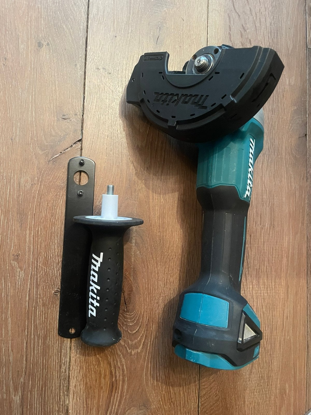 Makita DGA506 18V haakse slijper + originele 6.0Ah accu, Ophalen, Zo goed als nieuw