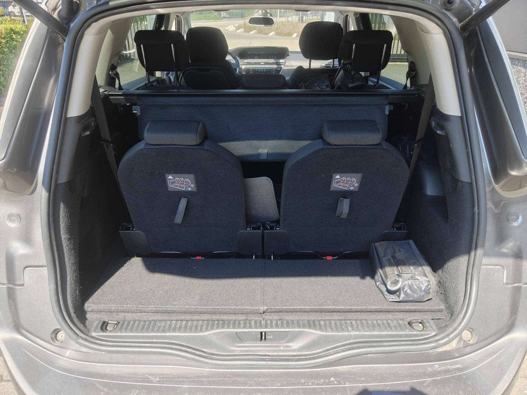 Citroën 1.2 Shine 7-zit/Keyless/DodeHoek/Apple/Trekhaak/CA, Auto's, Citroën, Voorwielaandrijving, 1199 cc, https://public.car-pass.be/vhr/bfdf75a4-9609-4d4b-a381-7d59eb5c7fdf