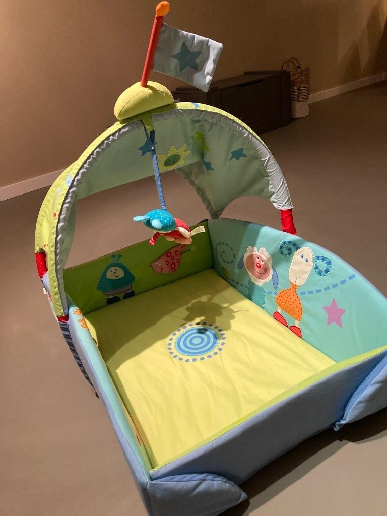 Haba speelkleed / babynestje, Enlèvement, Comme neuf, Déguisement, Sonore