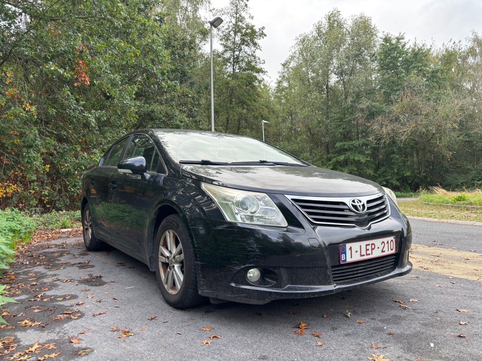 Te koop toyota avensis 180000km, Auto's, Euro 5, Stof, Avensis, Zwart