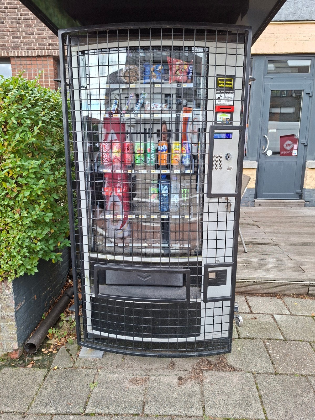 Drank en snoepautomaat, Zakelijke goederen, Ophalen