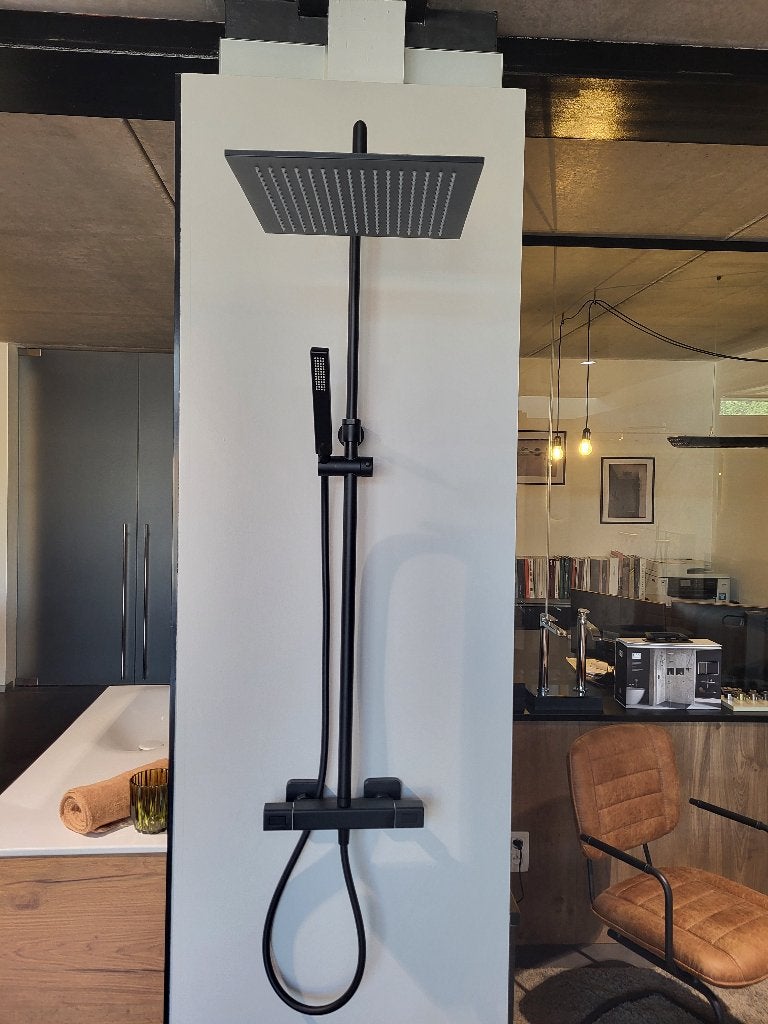 Regendouchezuil thermostatisch: Toonzaalmodel, Doe-het-zelf en Bouw, Sanitair, Ophalen, Nieuw, Kraan