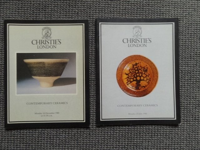 2 catalogues de céramiques contemporaines Christies London, Envoi, Utilisé, Autres sujets/thèmes