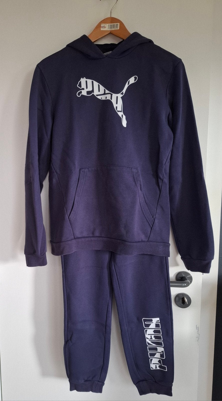 Donkerblauwe jogging Puma: broek maat 164, hoodie maat 176, Enfants & Bébés, Vêtements enfant | Taille 164, Pantalon, Garçon, Enlèvement ou Envoi