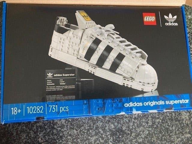 Lego Ideas Adidas Sneakers 10282, Nieuw, Ophalen of Verzenden, Ideas, Complete set