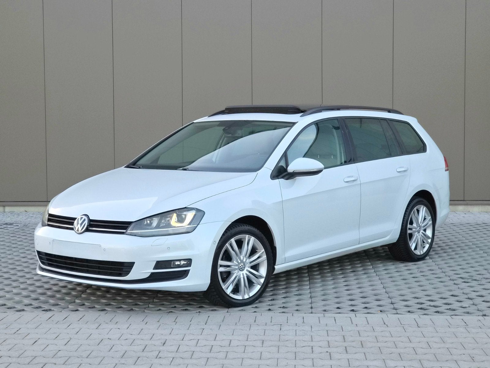 Vw Golf 7 2014 1.2 Benzine/Panoramadak/Xenon/1jaar Garantie, https://public.car-pass.be/vhr/09c3bb56-35a0-4553-bd86-e94087190d4d
