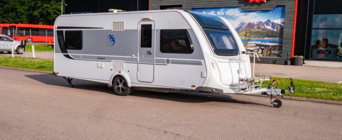 Sélection scandinave britannique Knaus Südwind 590, 8 mètres et plus, Jusqu'à 6, Particulier, Knaus