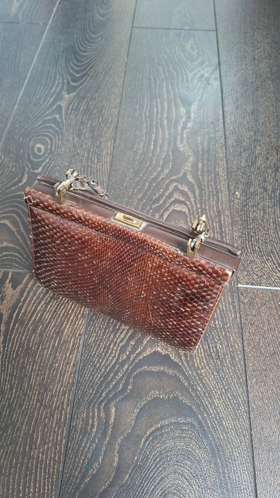 Pochette/sac de soirée vintage en peau de serpent marron, Enlèvement ou Envoi, Utilisé, Bleu, Sac à main