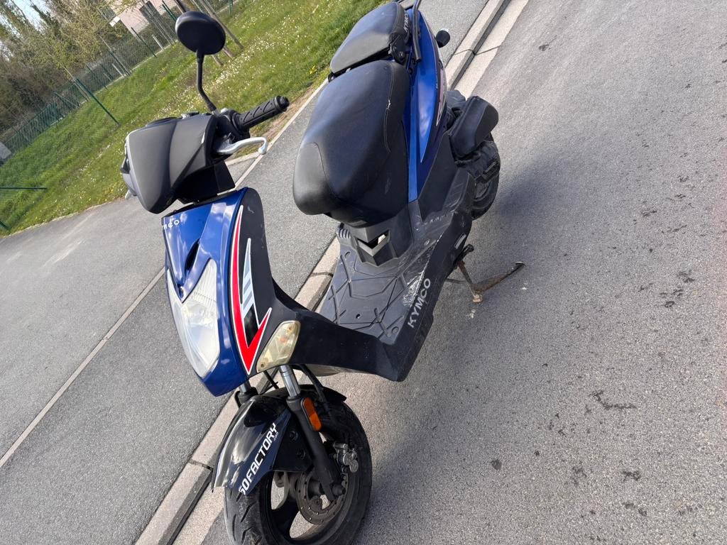 Scooter bon etat, Classe B (45 km/h), Enlèvement, Utilisé, Essence