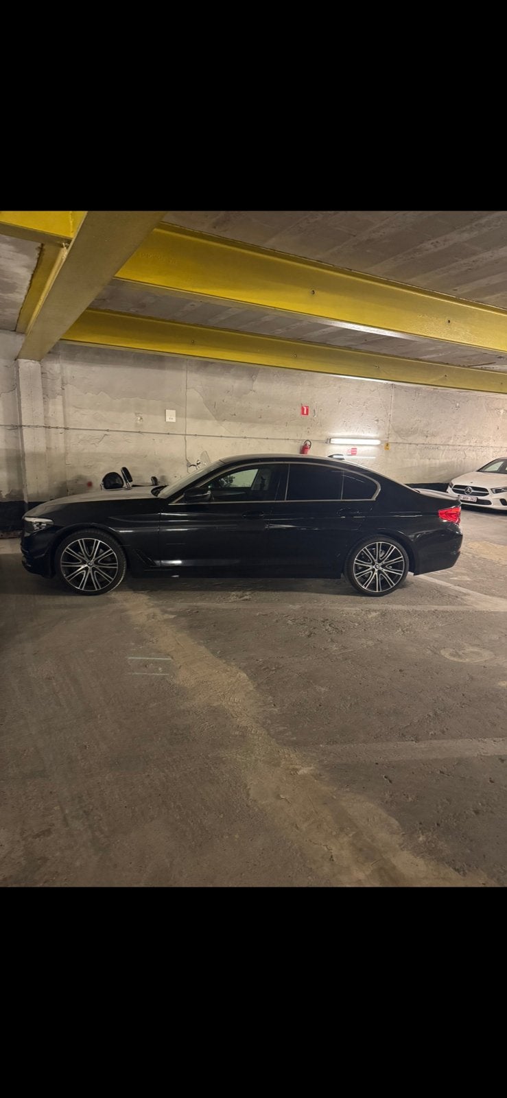 bmw 518 d automaat luxury Line 2020, Autos, BMW, Cuir, Euro 6, Entretenue par le concessionnaire, Noir