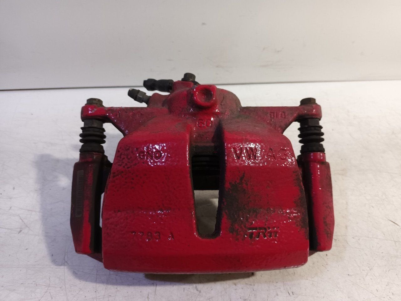 Remklauw rechts voor Volkswagen Golf, Onderdelen@venauto.nl, Van der Ven Autorecycling B.V., Ettenseweg 76, 4706 PB Roosendaal, The Netherlands