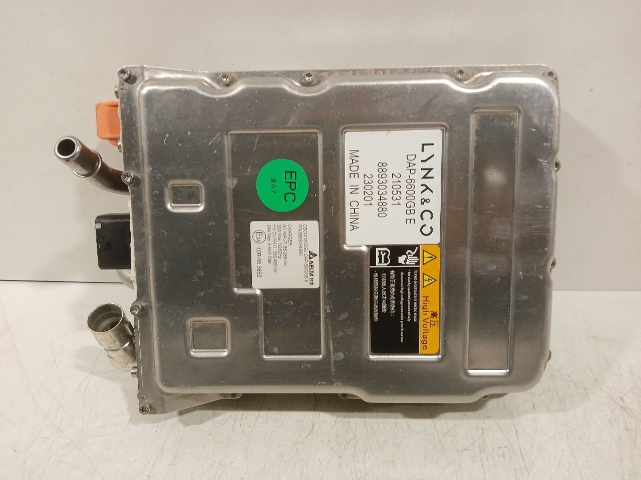 Acculader Lynk & Co 01, Auto-onderdelen, Onderdelen@venauto.nl, Van der Ven Autorecycling B.V., Gebruikt, Ettenseweg 76, 4706 PB Roosendaal, The Netherlands
