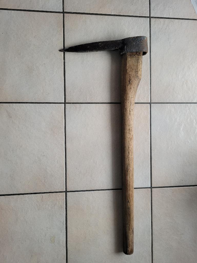 2 ANCIENS OUTILS DE MINEURS DE FOND, Enlèvement